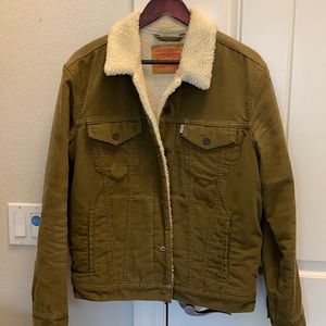 Levi’s Corduroy Fleece Lined Men’s Trucker Jacket
